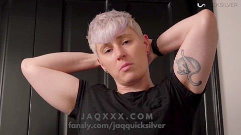 El dom no binario Jaq Quicksilver te ata y te vuelve bisexual haciéndote penetrar su trasero.
