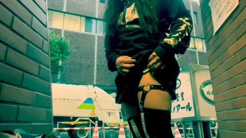 Addestramento anale con una principessa transgender in un ruolo sottomesso